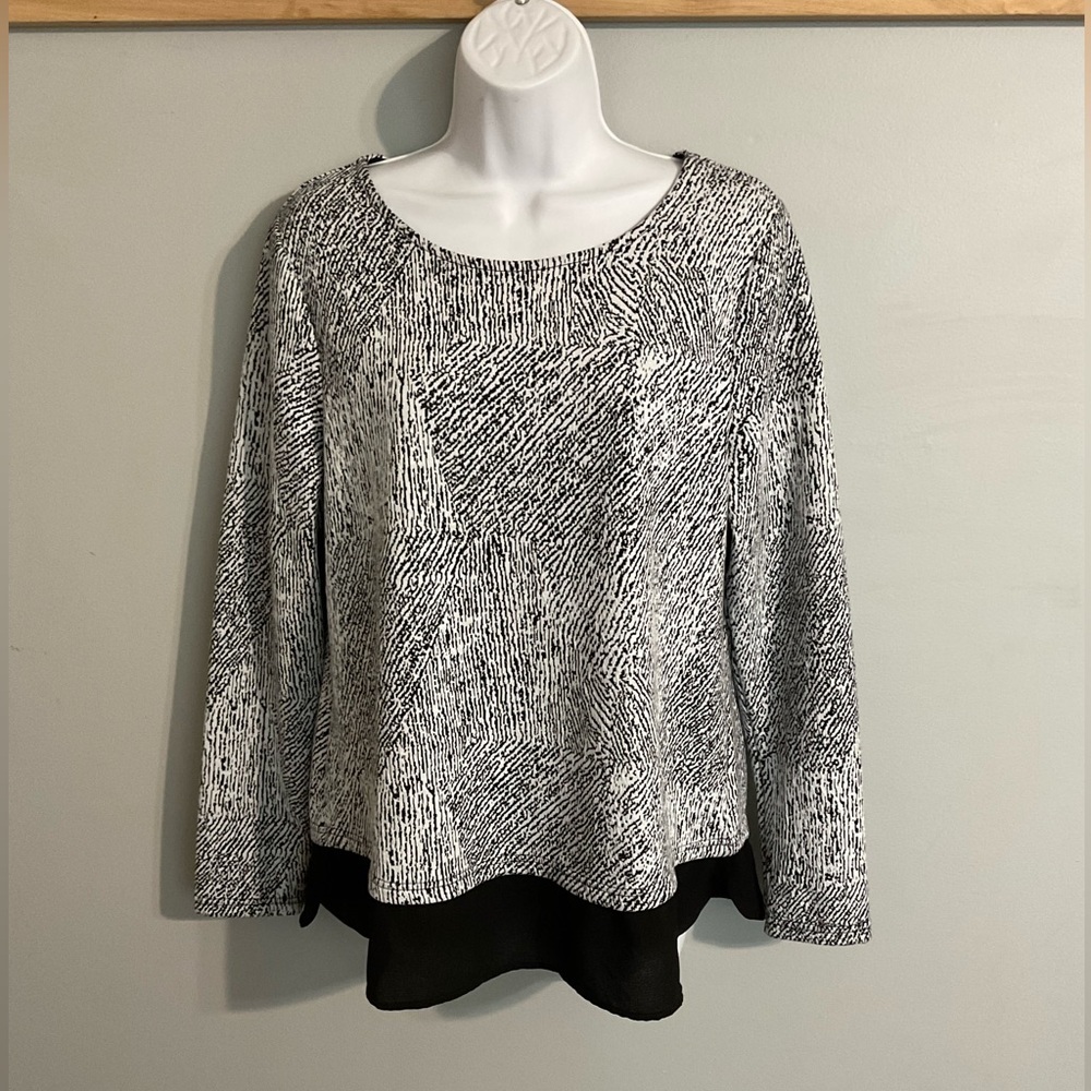 Croft & Barrow stretch knit blouse. Size Medium